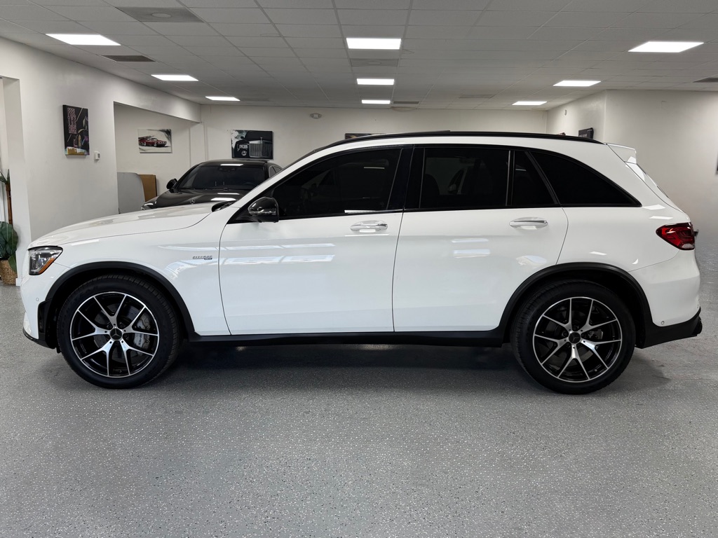 Photo 4 of this MERCEDES-BENZ GLC
