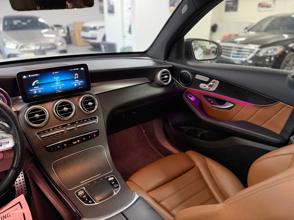 Photo 28 of this MERCEDES-BENZ GLC