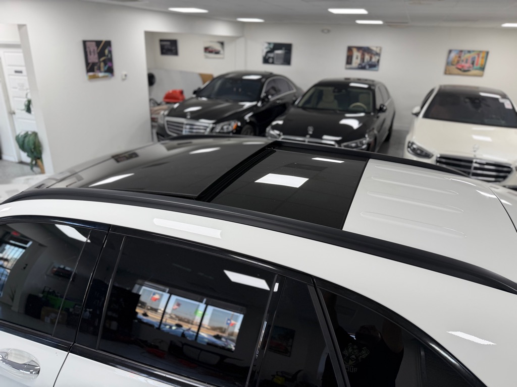 Photo 23 of this MERCEDES-BENZ GLC
