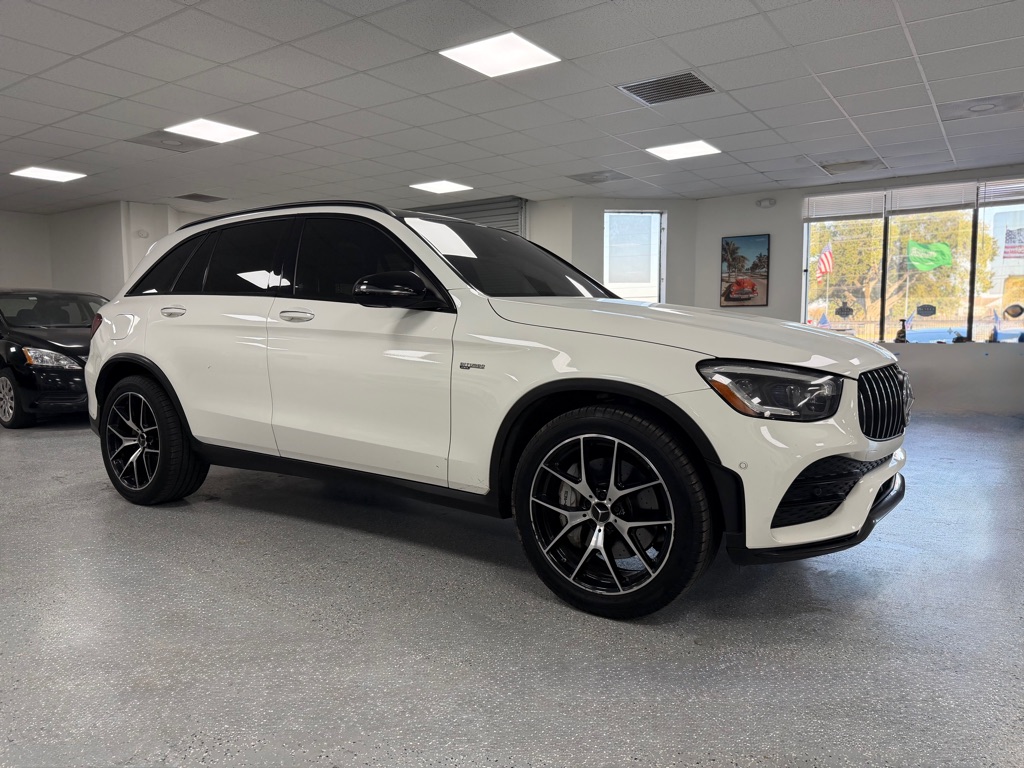 Photo 11 of this MERCEDES-BENZ GLC