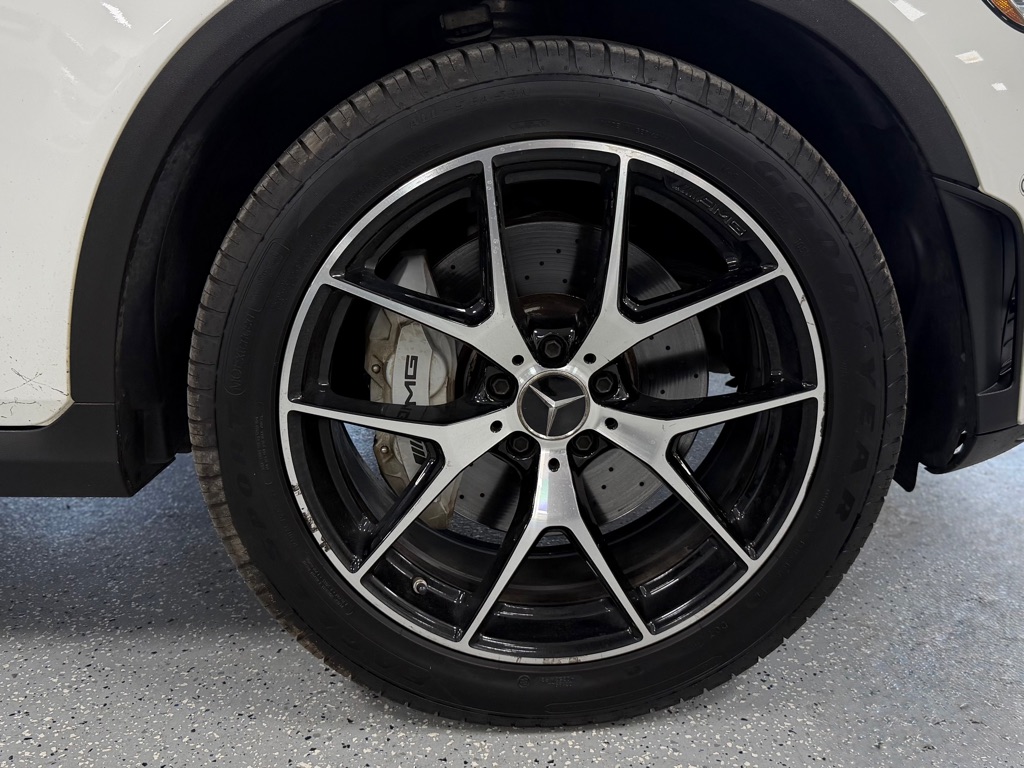 Photo 15 of this MERCEDES-BENZ GLC