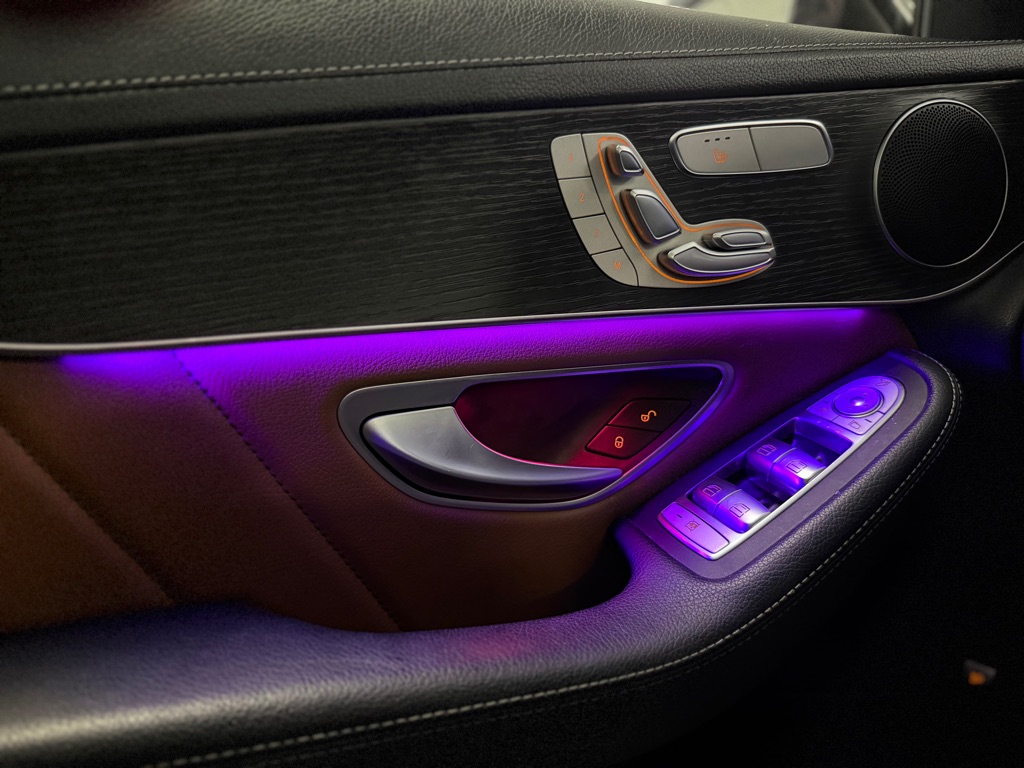 Photo 52 of this MERCEDES-BENZ GLC