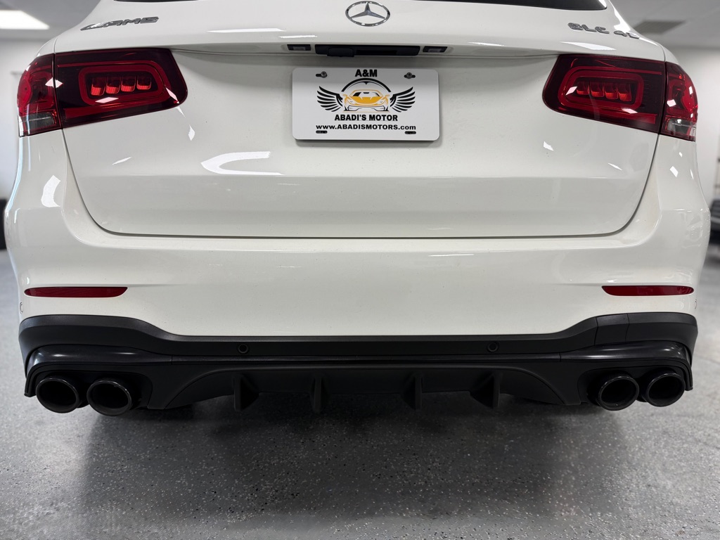 Photo 22 of this MERCEDES-BENZ GLC