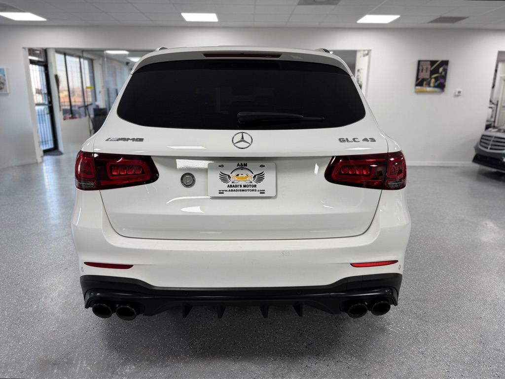 Photo 7 of this MERCEDES-BENZ GLC