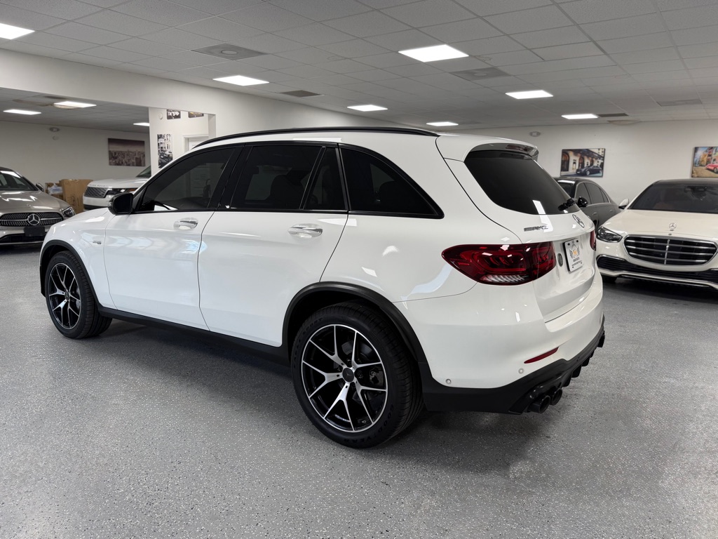 Photo 5 of this MERCEDES-BENZ GLC