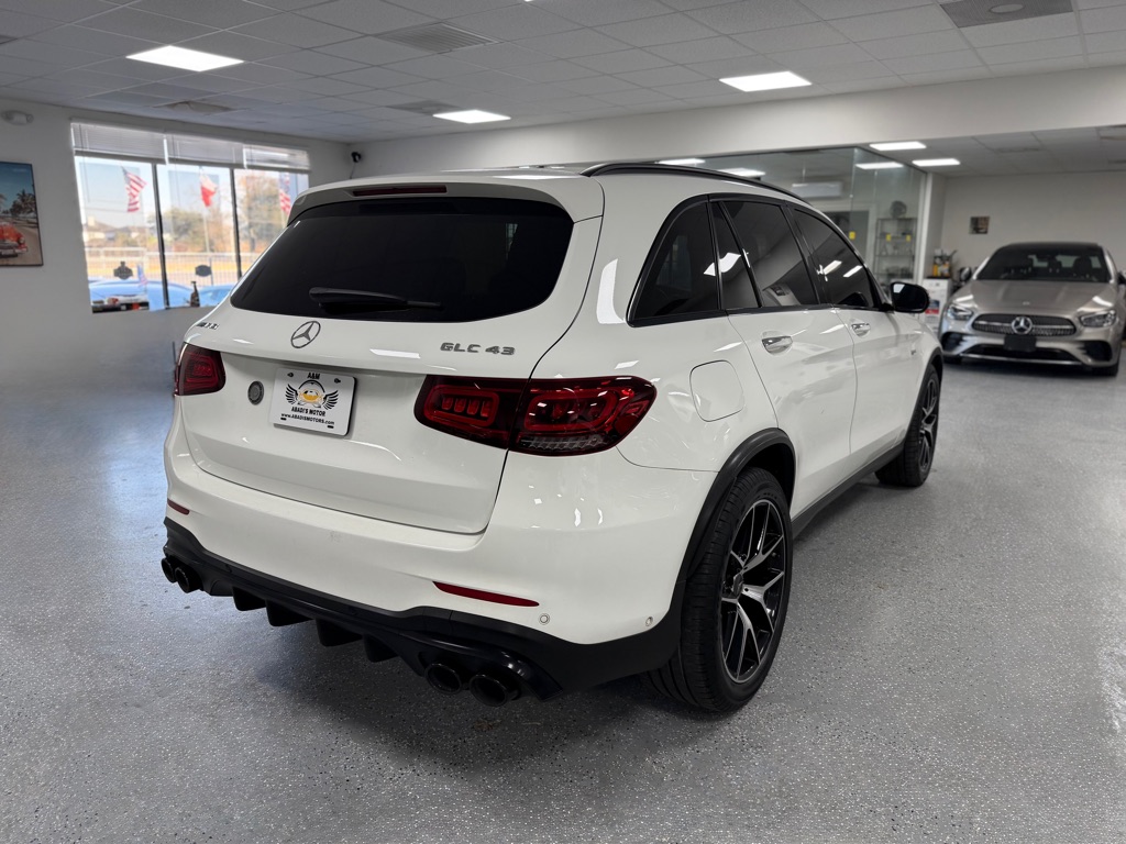 Photo 8 of this MERCEDES-BENZ GLC