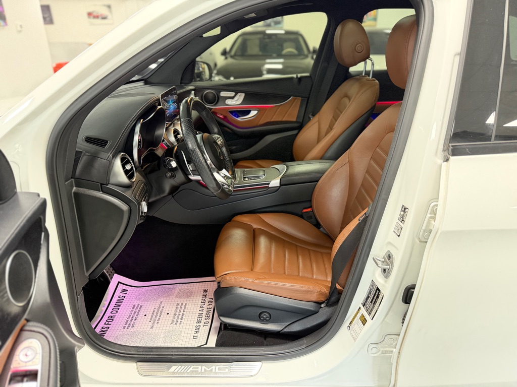 Photo 34 of this MERCEDES-BENZ GLC