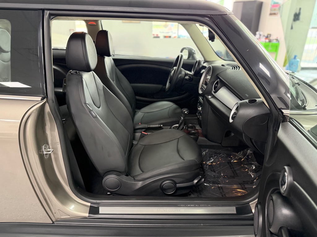 Photo 29 of this MINI HARDTOP