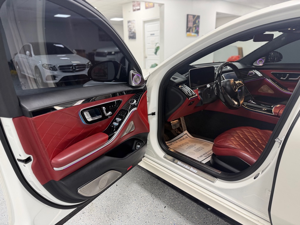 Photo 28 of this MERCEDES-BENZ S-CLASS