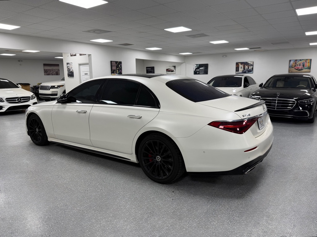 Photo 5 of this MERCEDES-BENZ S-CLASS