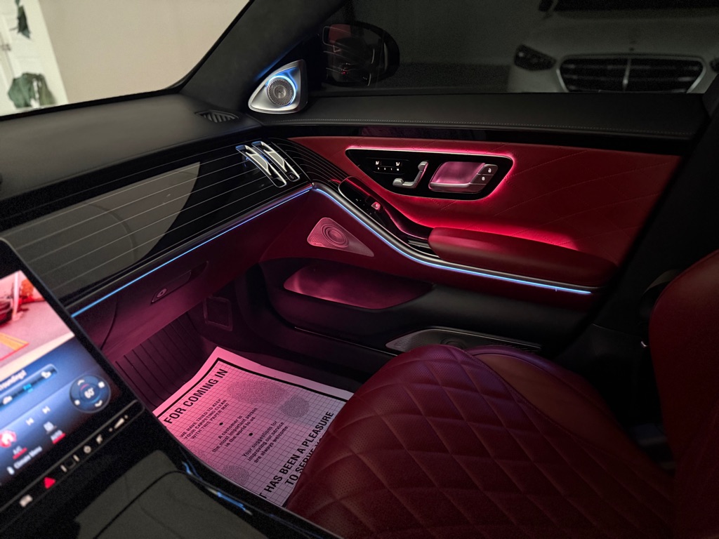 Photo 65 of this MERCEDES-BENZ S-CLASS