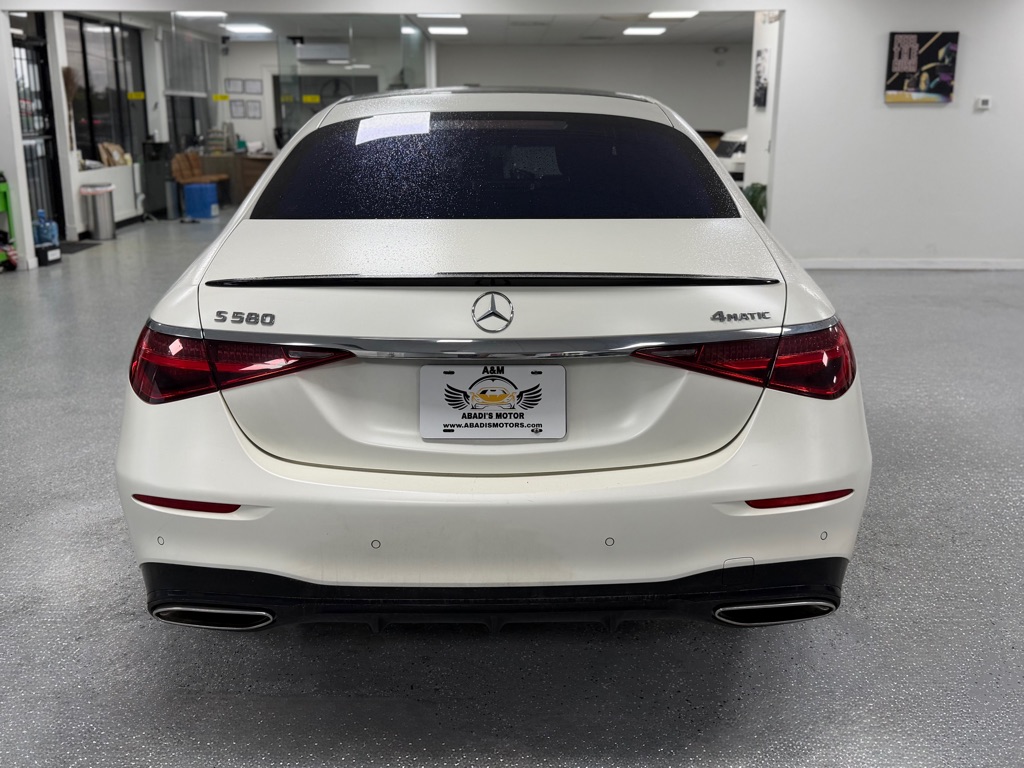 Photo 7 of this MERCEDES-BENZ S-CLASS