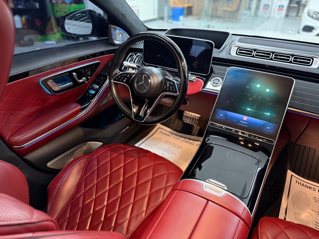 Photo 21 of this MERCEDES-BENZ S-CLASS