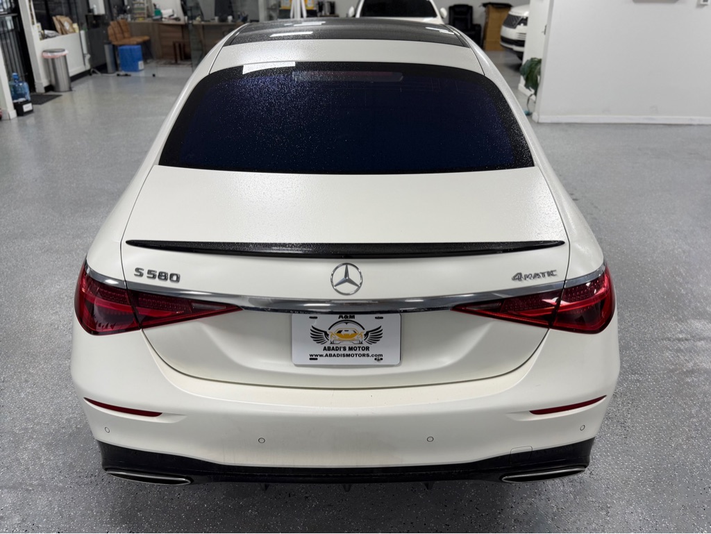 Photo 8 of this MERCEDES-BENZ S-CLASS