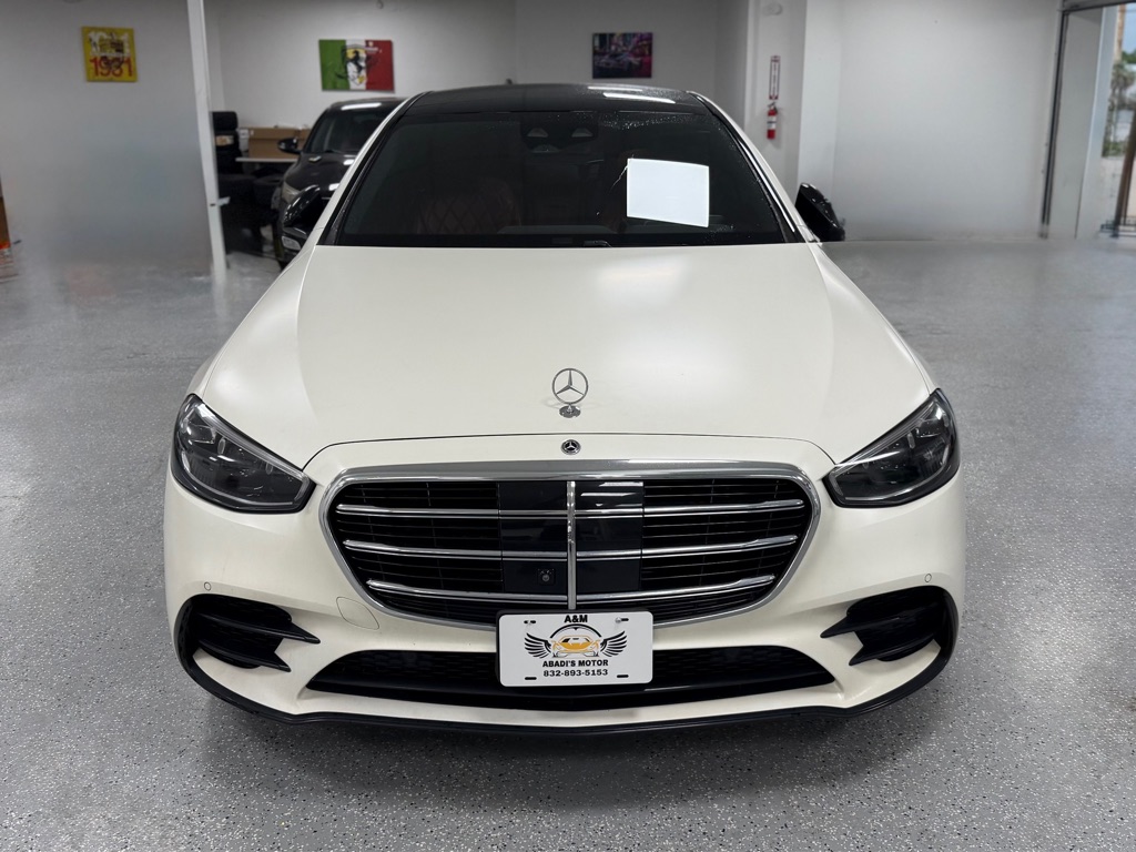Photo 14 of this MERCEDES-BENZ S-CLASS