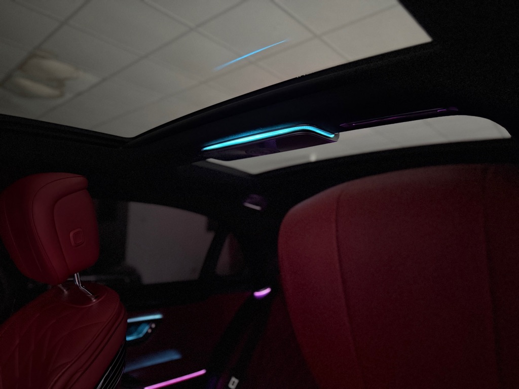 Photo 67 of this MERCEDES-BENZ S-CLASS