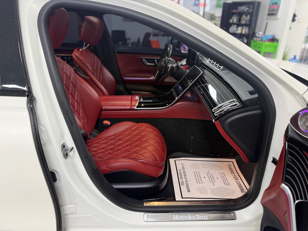 Photo 31 of this MERCEDES-BENZ S-CLASS