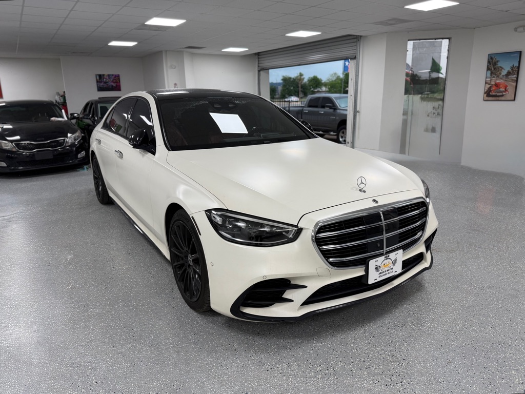 Photo 13 of this MERCEDES-BENZ S-CLASS