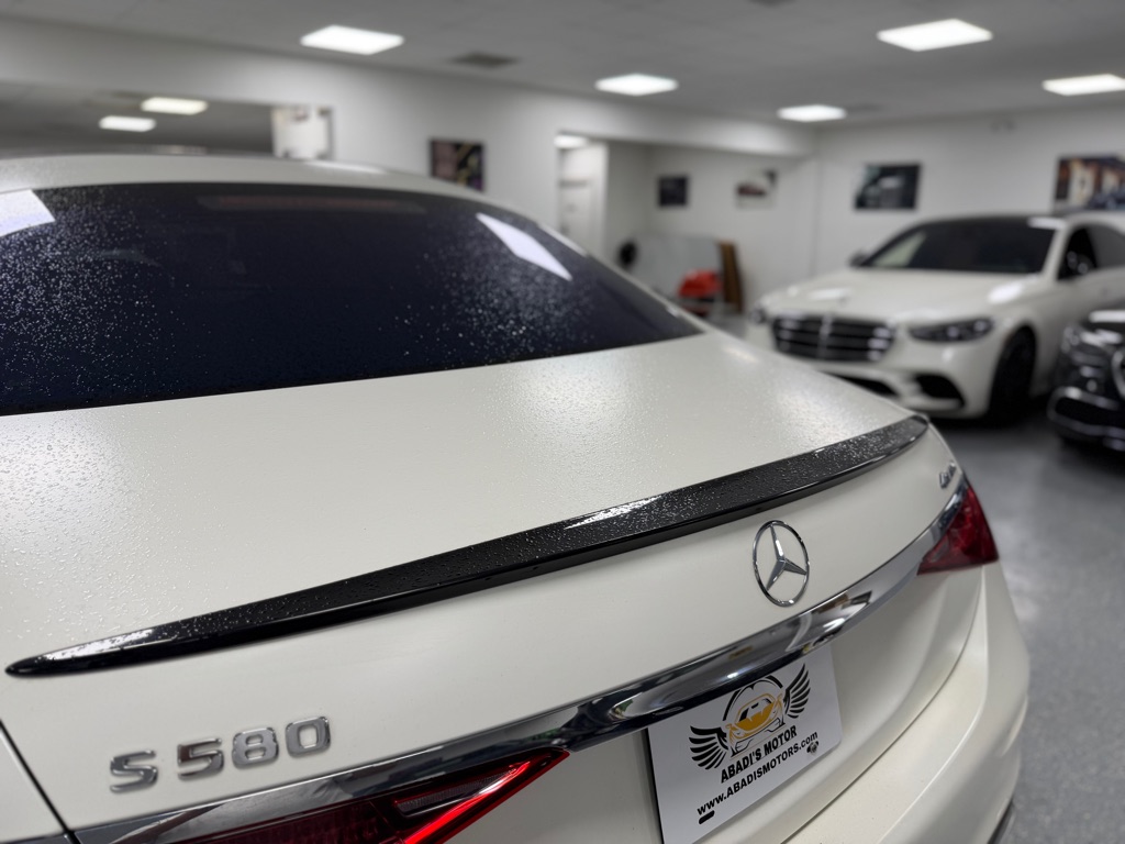 Photo 19 of this MERCEDES-BENZ S-CLASS