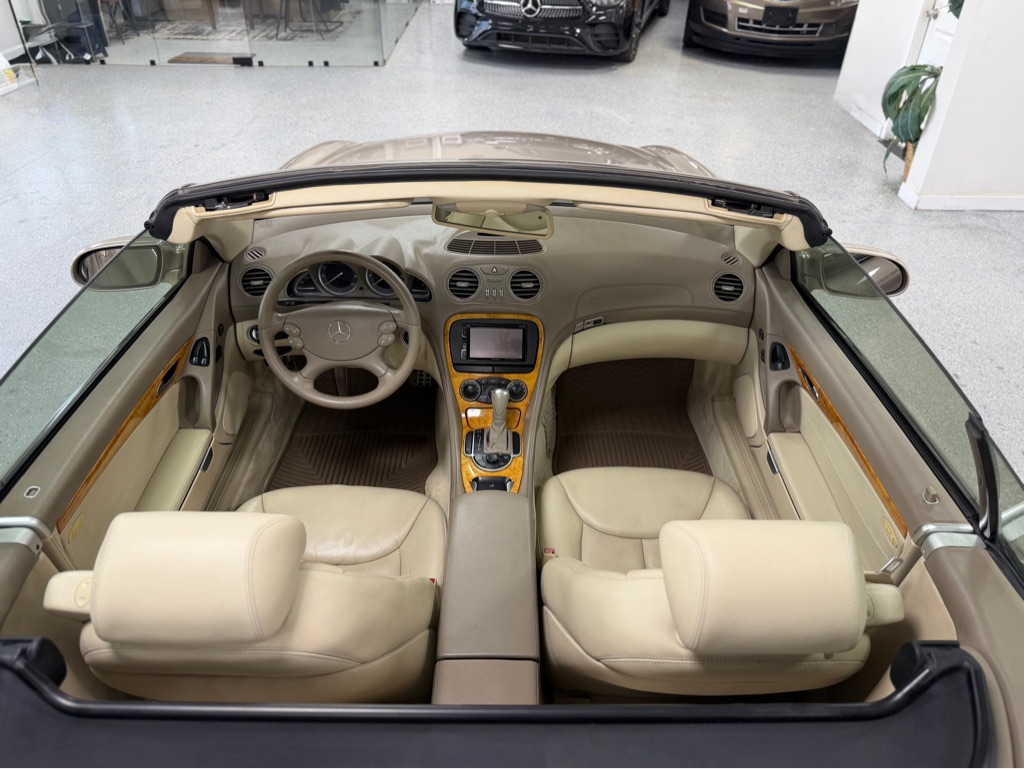 Photo 14 of this MERCEDES-BENZ SL-CLASS