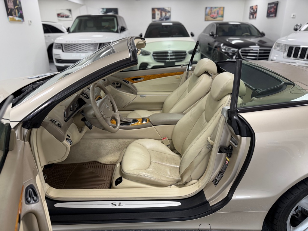 Photo 17 of this MERCEDES-BENZ SL-CLASS