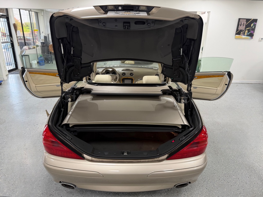 Photo 35 of this MERCEDES-BENZ SL-CLASS