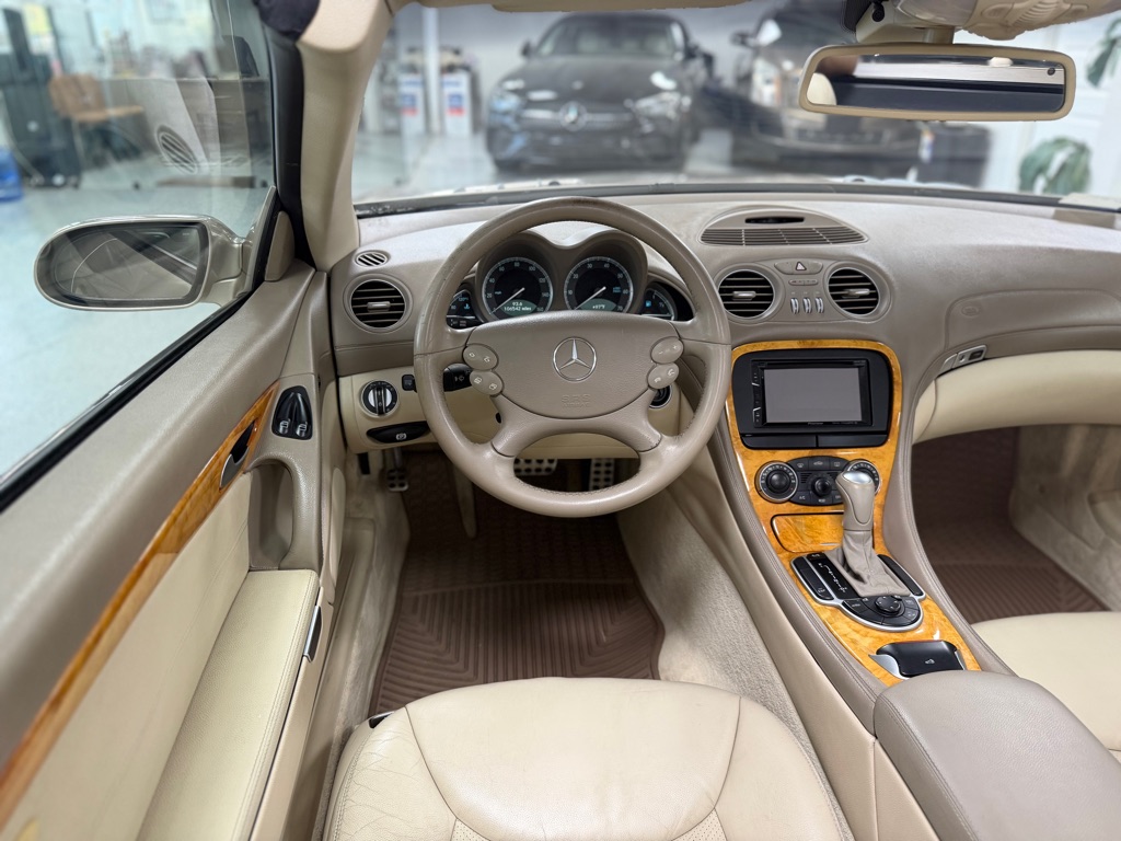 Photo 18 of this MERCEDES-BENZ SL-CLASS