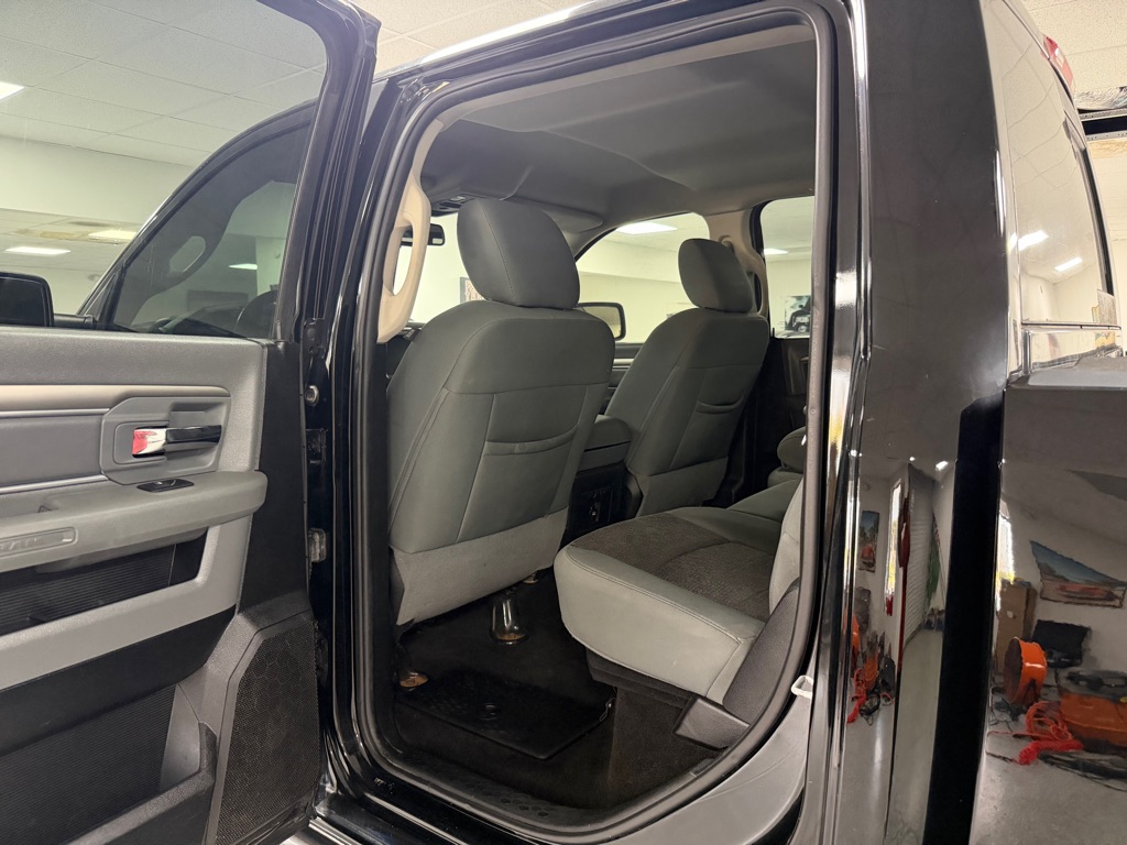 Photo 39 of this RAM 1500