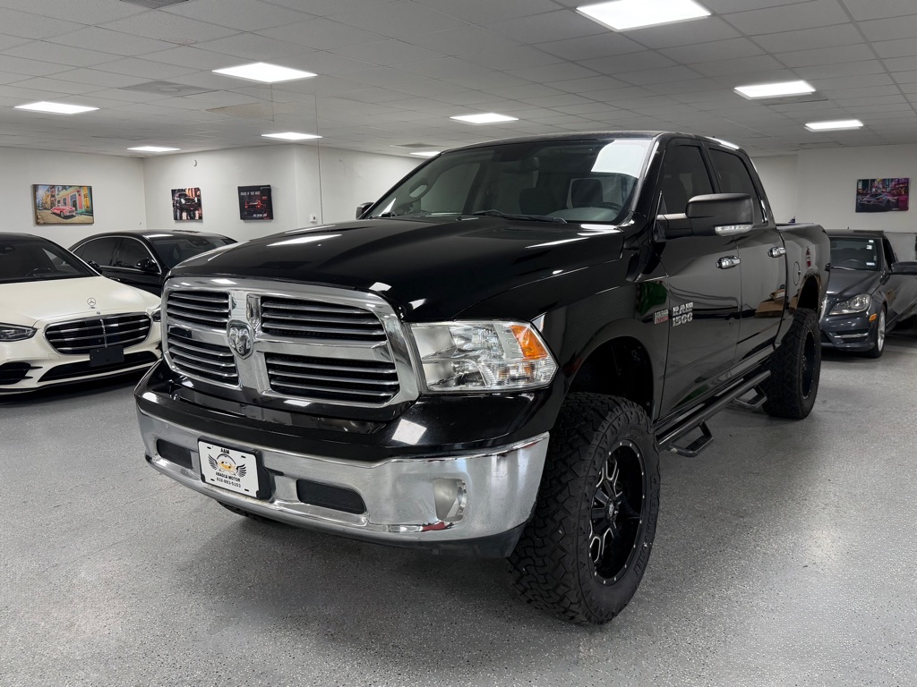 Photo 2 of this RAM 1500