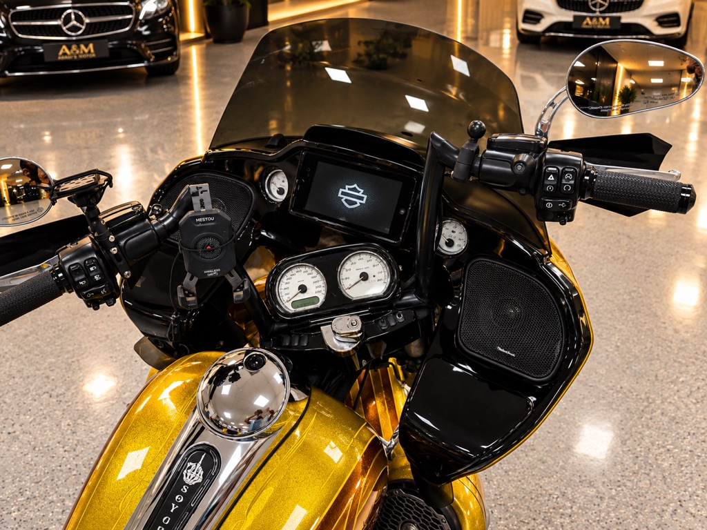 Photo 16 of this HARLEY-DAVIDSOM ROAD GLIDE
