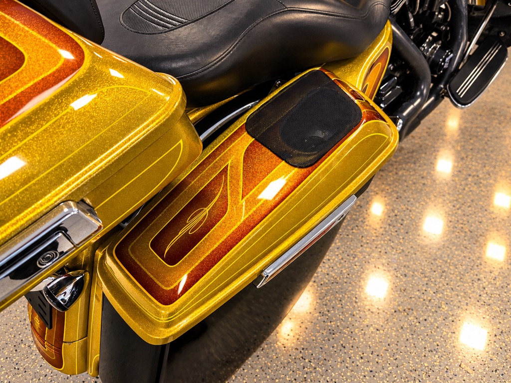 Photo 21 of this HARLEY-DAVIDSOM ROAD GLIDE