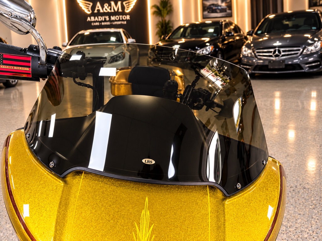 Photo 23 of this HARLEY-DAVIDSOM ROAD GLIDE