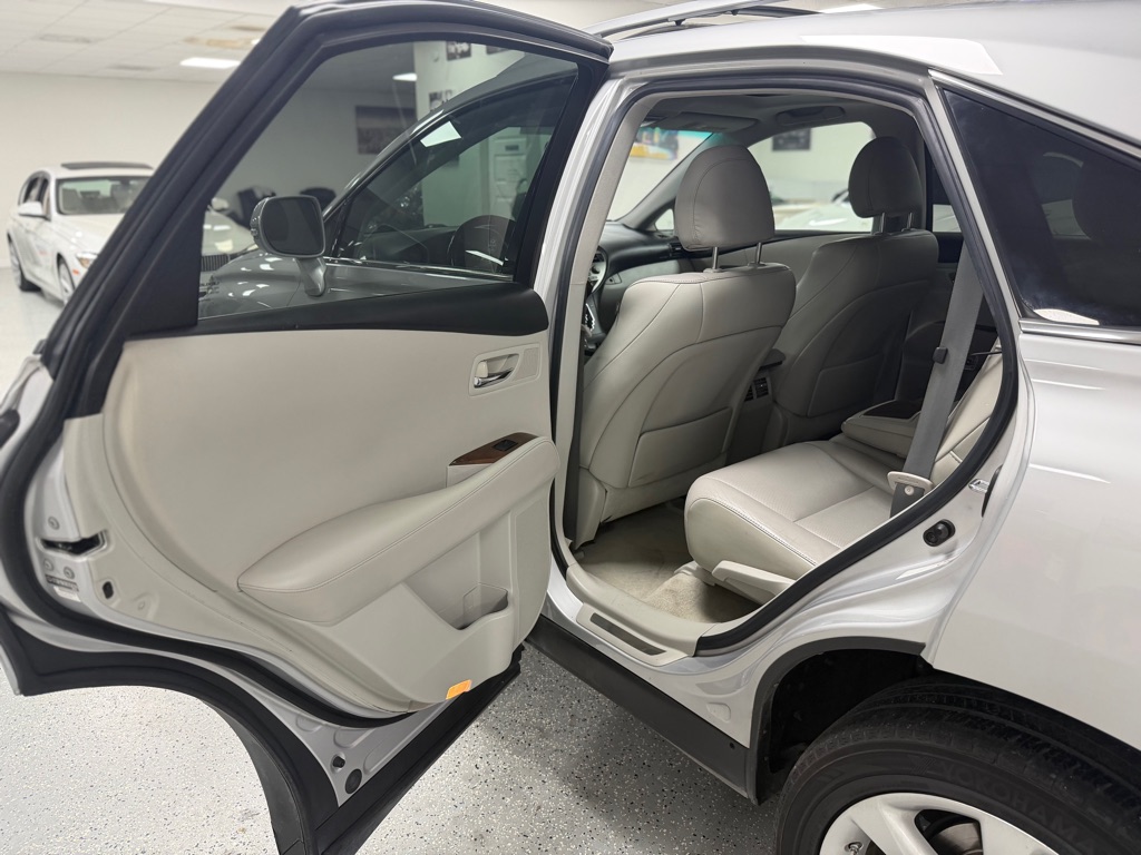 Photo 36 of this LEXUS RX 350