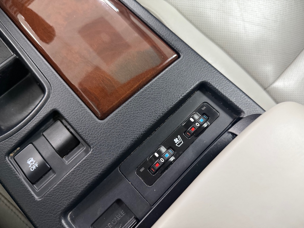 Photo 47 of this LEXUS RX 350
