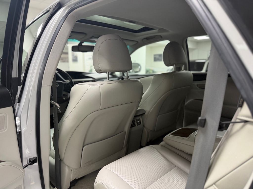Photo 34 of this LEXUS RX 350