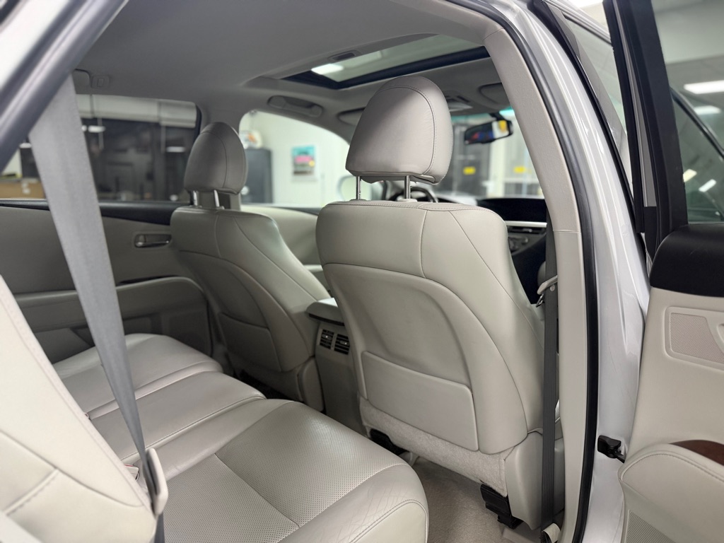 Photo 31 of this LEXUS RX 350