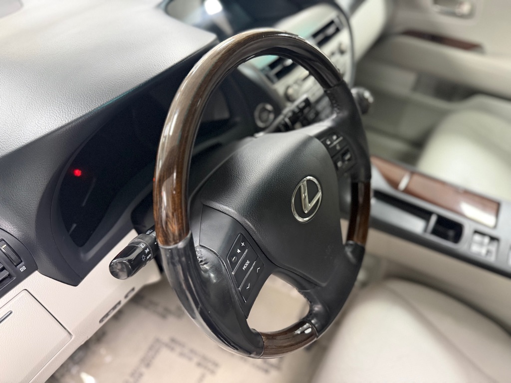 Photo 44 of this LEXUS RX 350