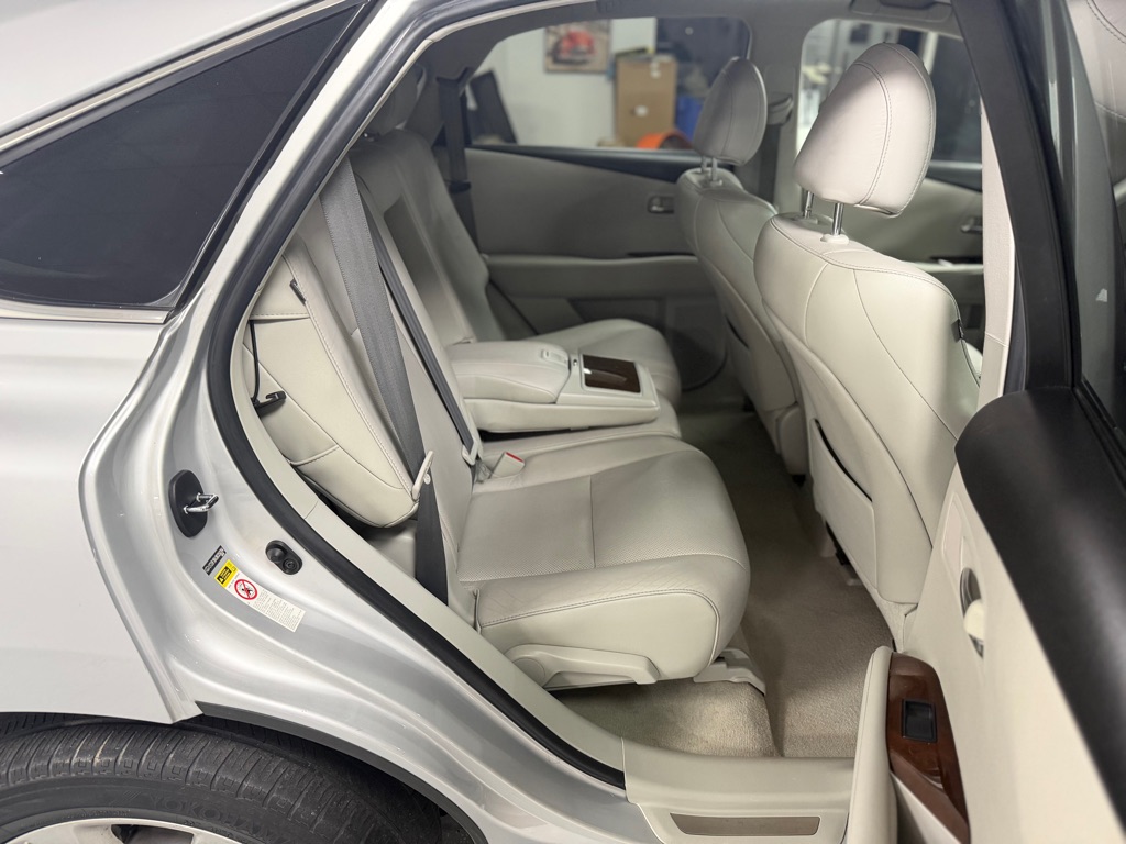 Photo 32 of this LEXUS RX 350