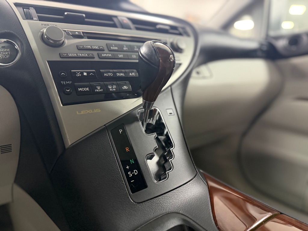 Photo 24 of this LEXUS RX 350