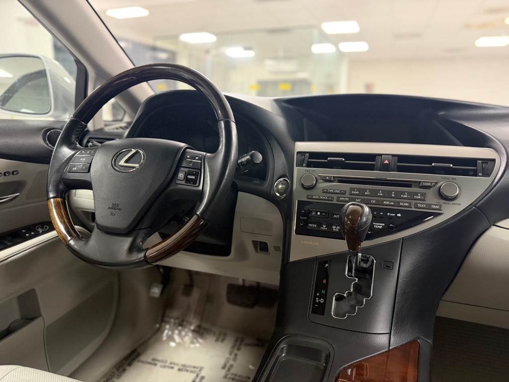 Photo 23 of this LEXUS RX 350