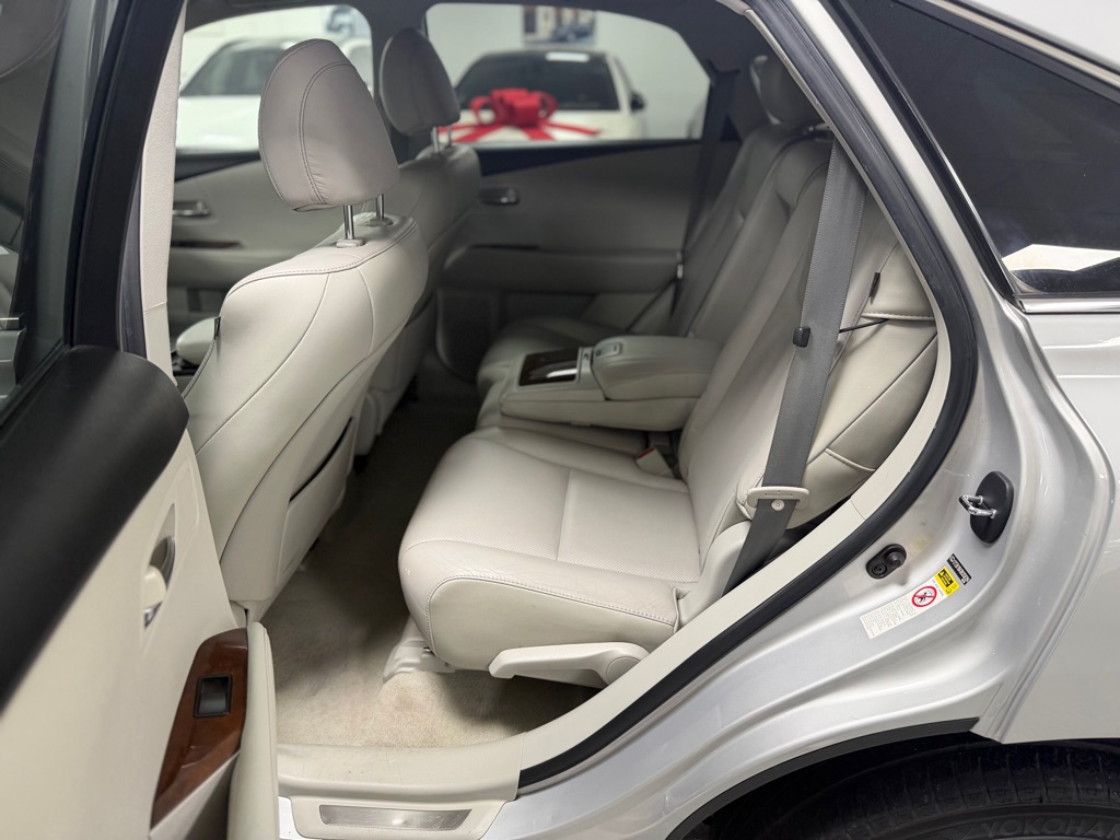Photo 35 of this LEXUS RX 350