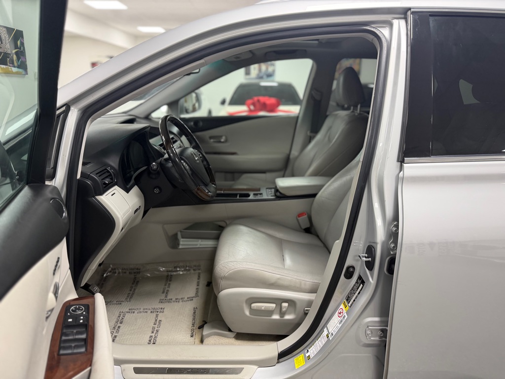 Photo 26 of this LEXUS RX 350