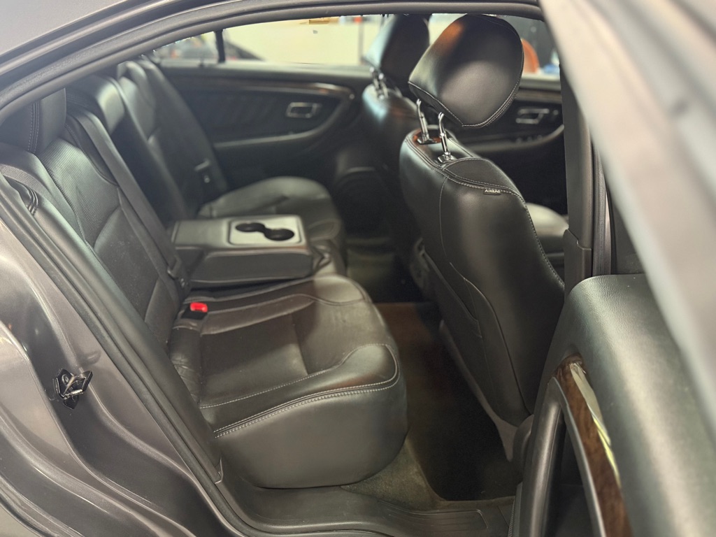 Photo 25 of this FORD TAURUS