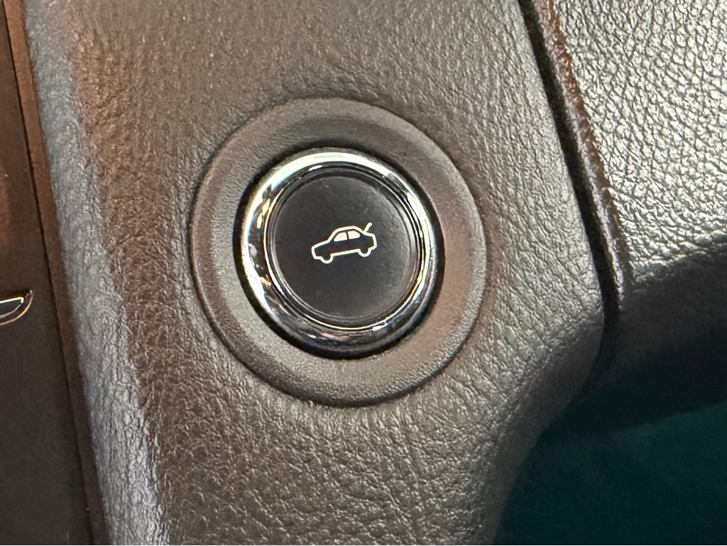 Photo 40 of this FORD TAURUS