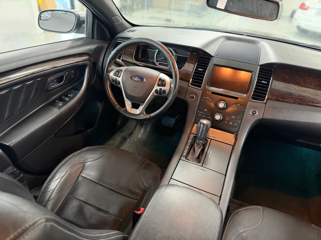 Photo 16 of this FORD TAURUS