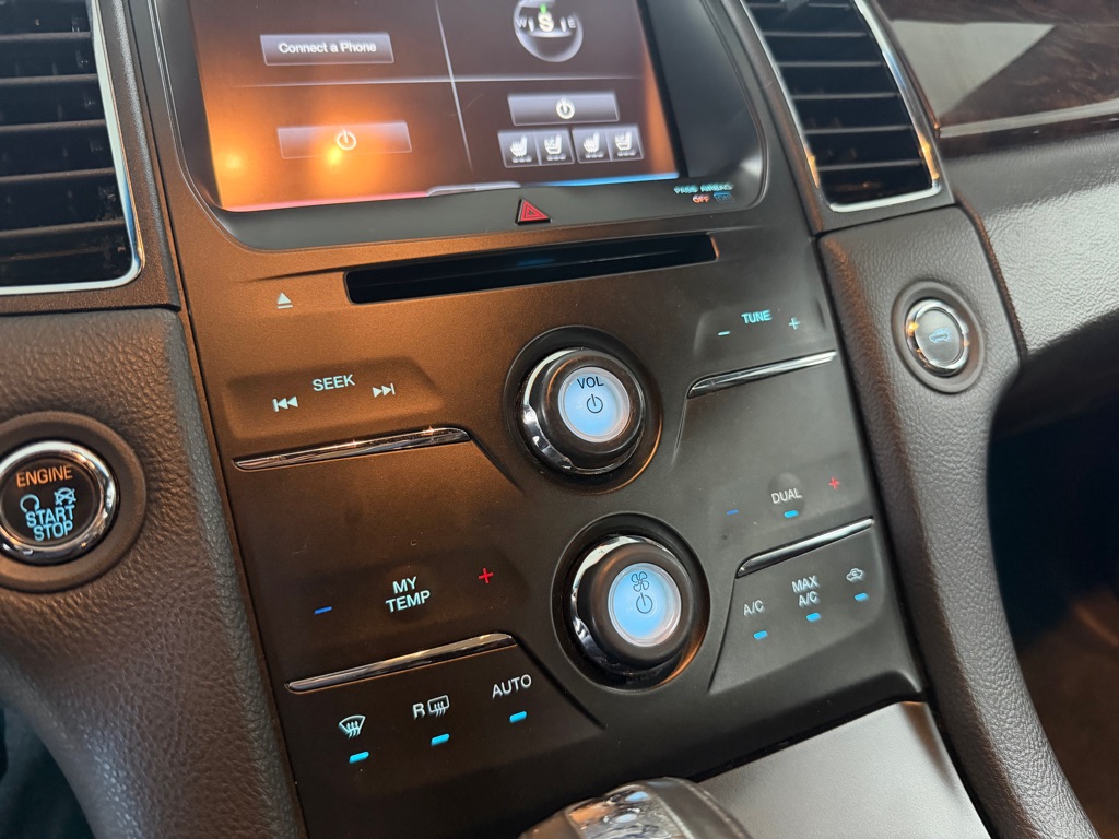 Photo 35 of this FORD TAURUS