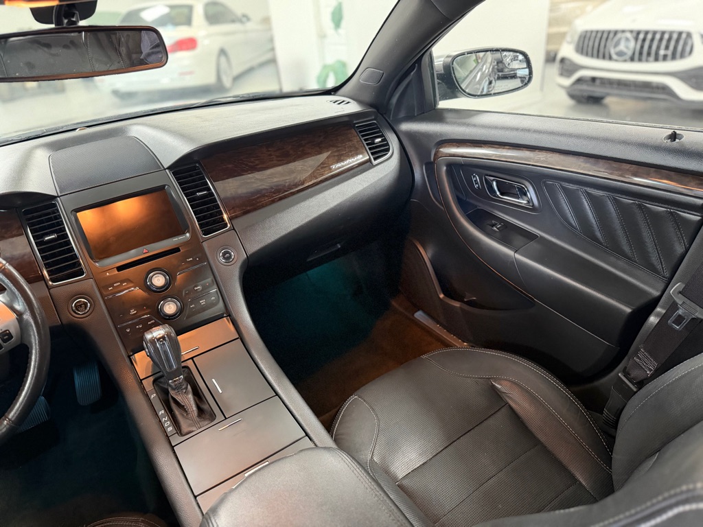 Photo 17 of this FORD TAURUS