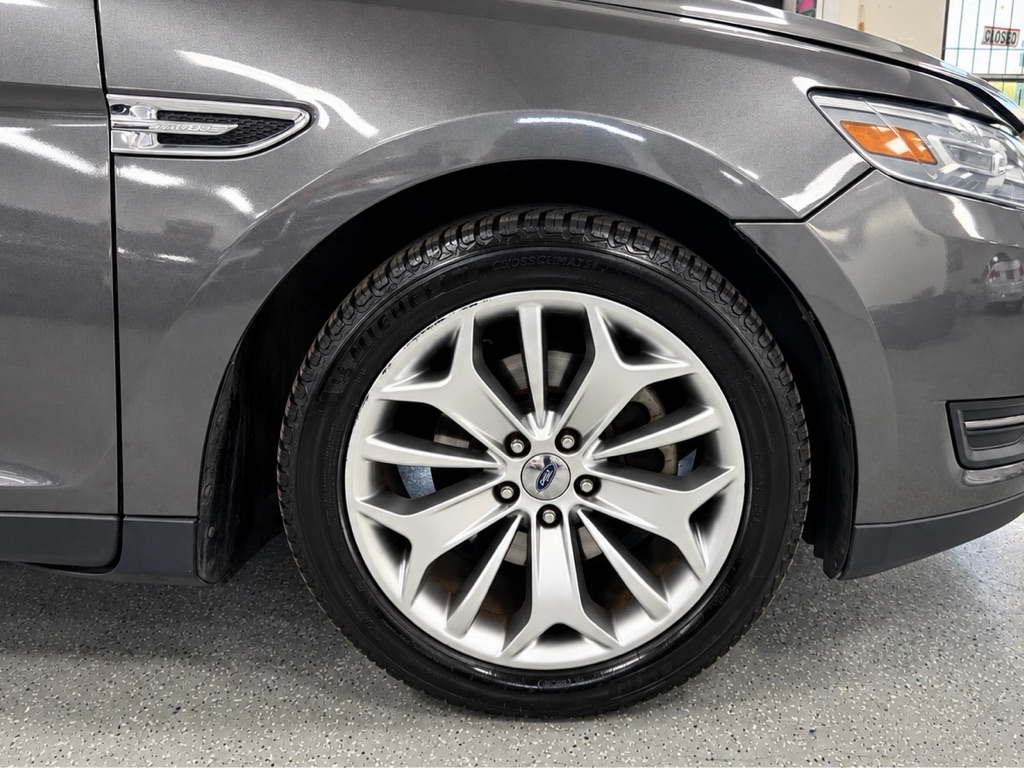 Photo 55 of this FORD TAURUS