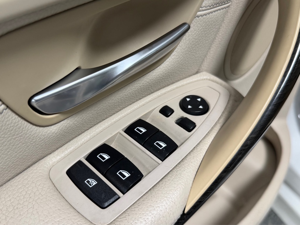 Photo 55 of this BMW 3 SERIES