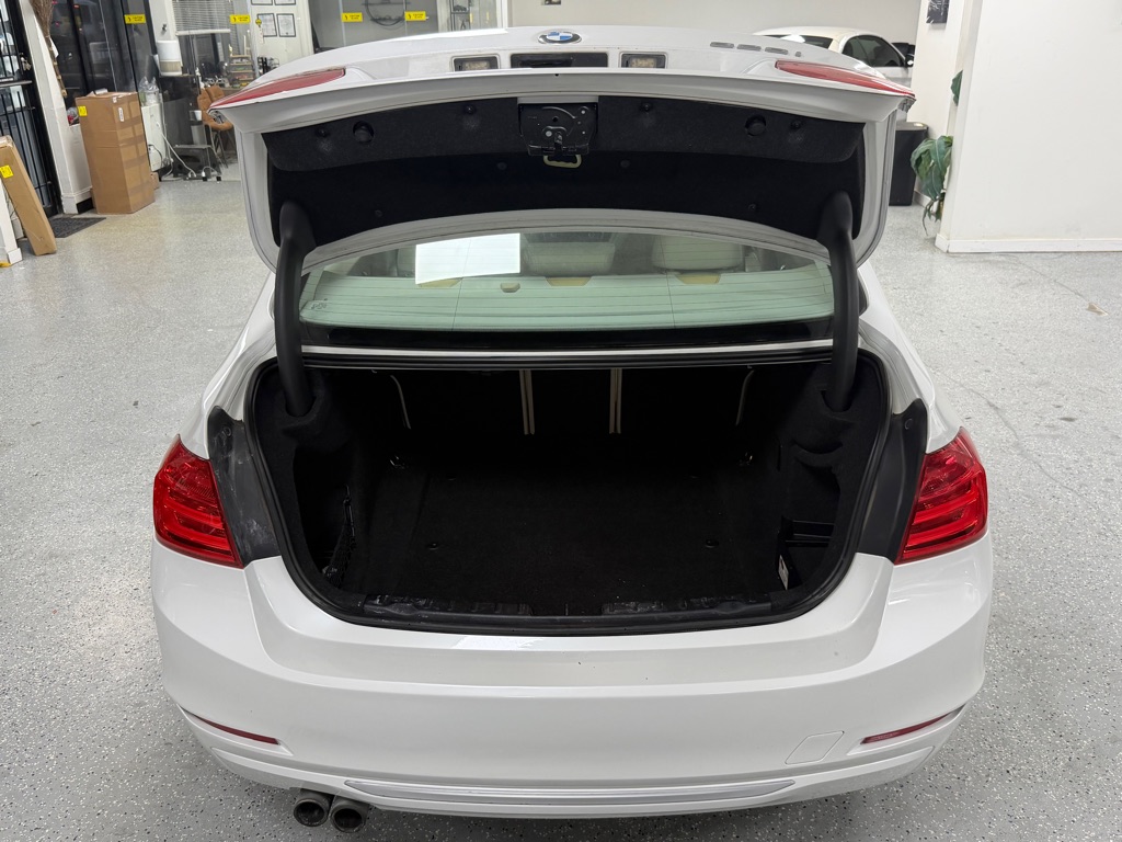 Photo 56 of this BMW 3 SERIES